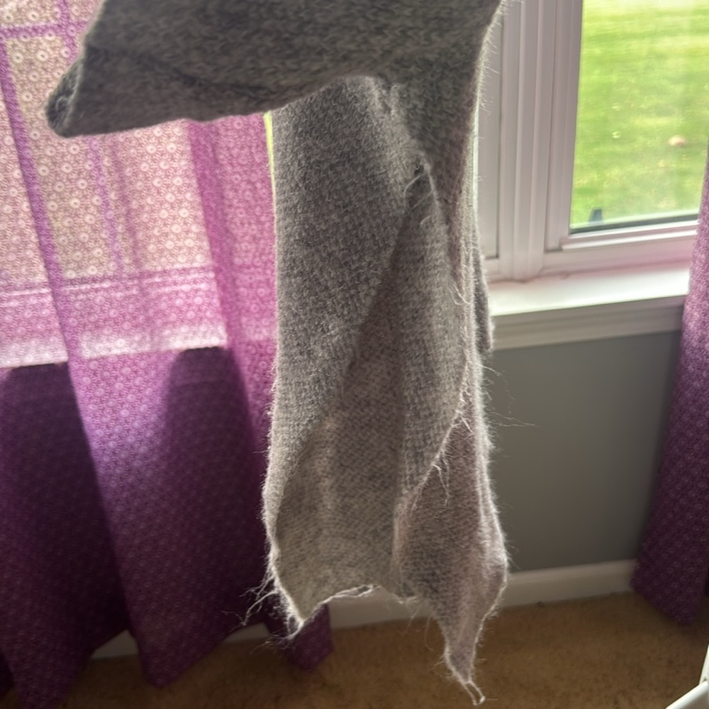 Turtle neck poncho - Picture 3 of 4